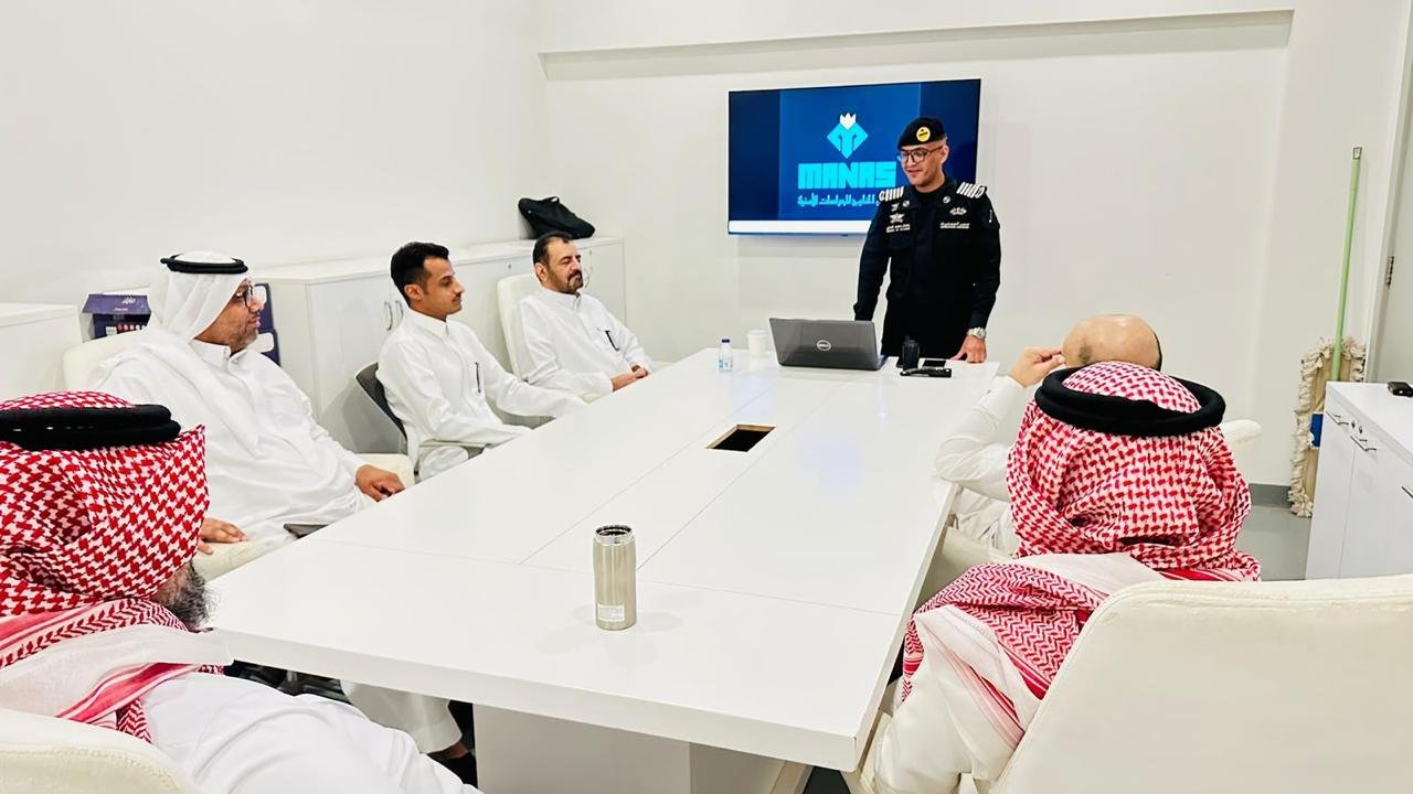 مناس تنظم دورات تدريبية شهرية لرفع كفاءة موظفيها